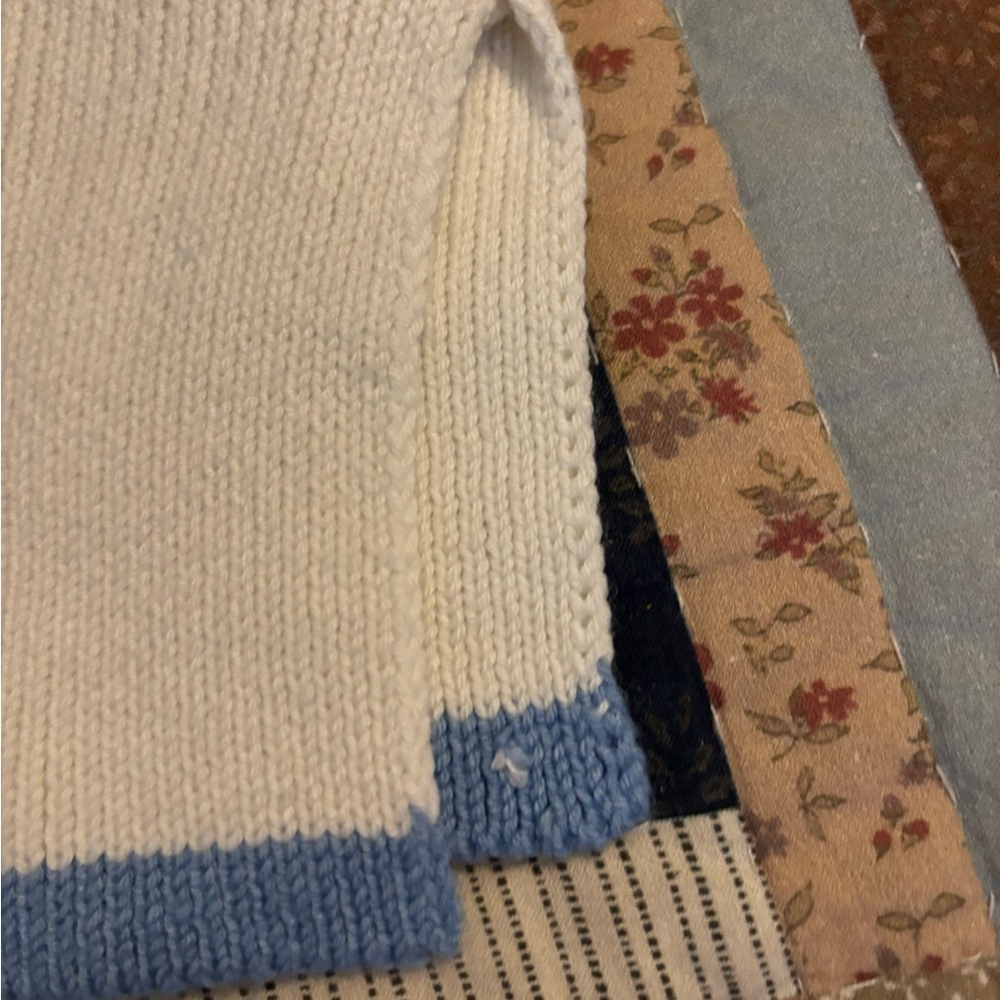 Sweater - Picture 5 of 5